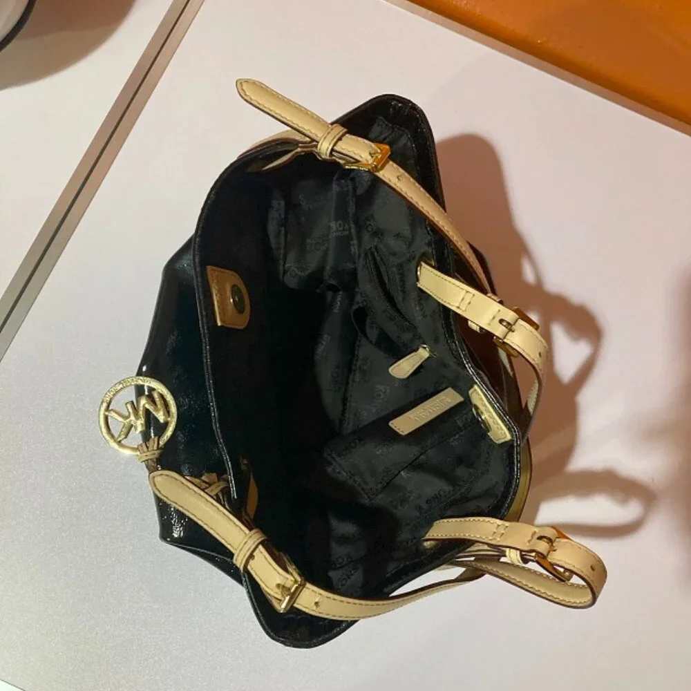 MICHAEL KORS Shiny Black Leather TOTE BAG PURSE - Picture 3 of 5